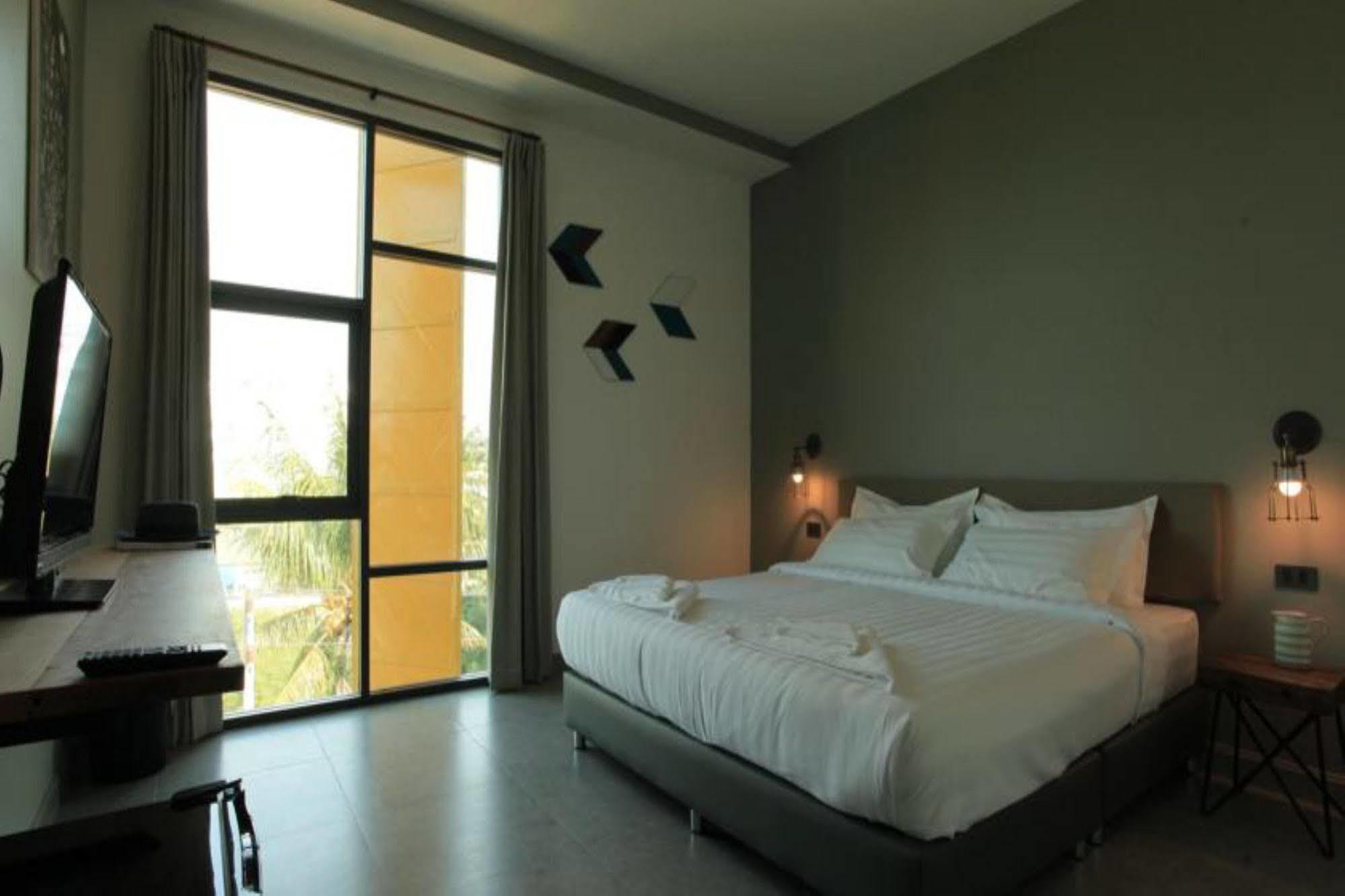 Stone Head Hua Hin Hotel Exterior photo